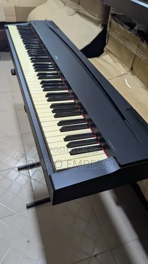  Yamaha P-70 