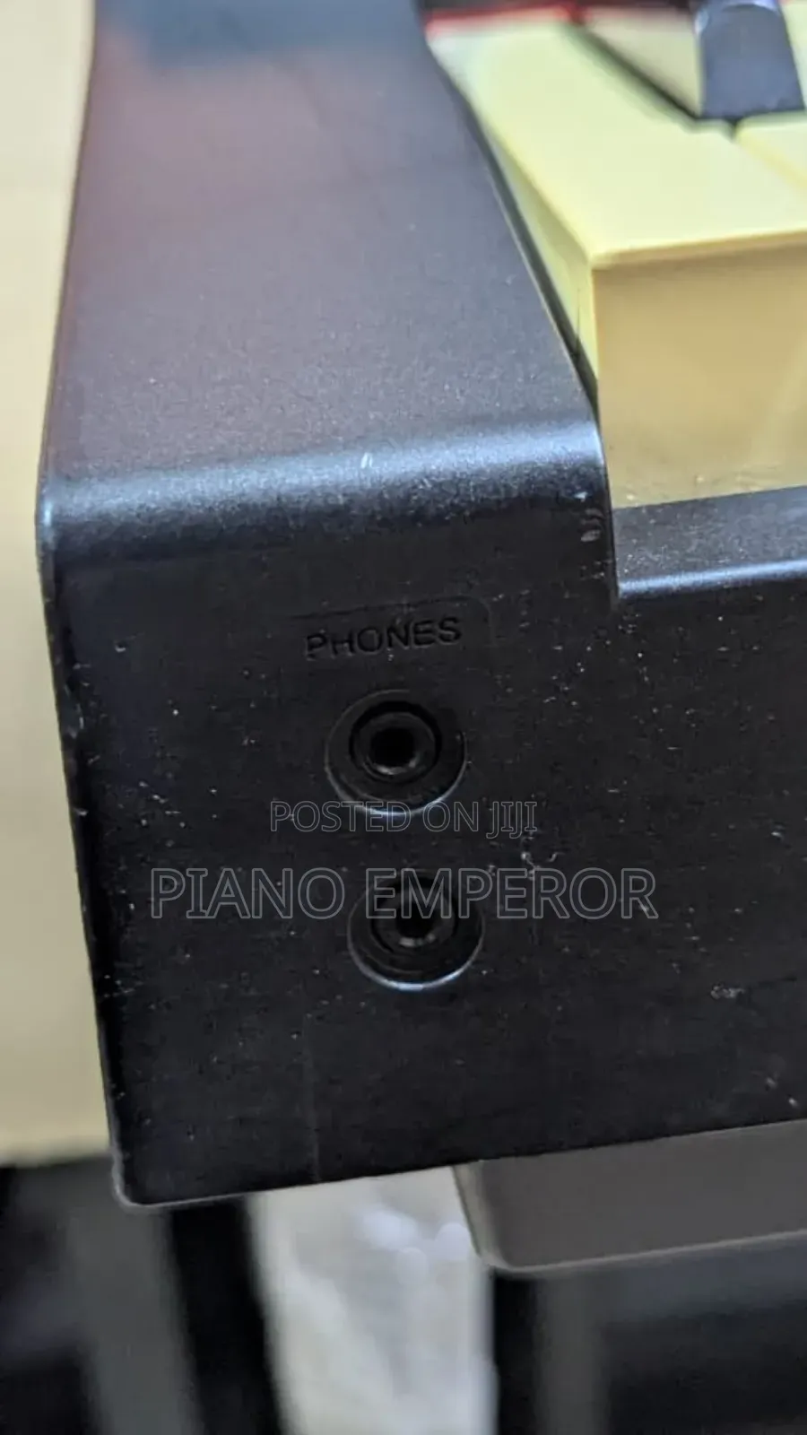  Yamaha P-70 