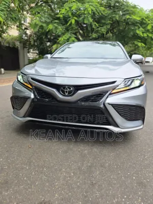 Toyota Camry 2024 Silver