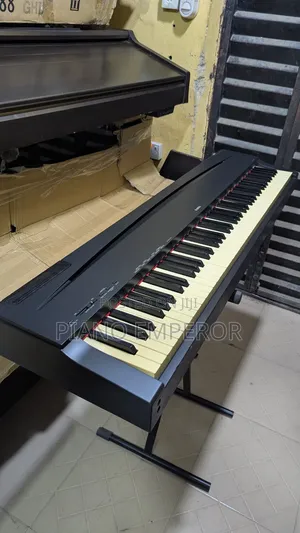  Yamaha P-70 