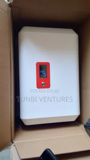 Cola 3600 Solar Generator
