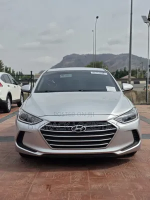 Hyundai Elantra Limited Sedan FWD (2.0L 4cyl 6A) 2017 Silver