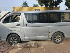 Toyota HiAce 2015 Black