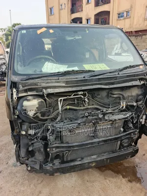 Toyota HiAce 2015 Black