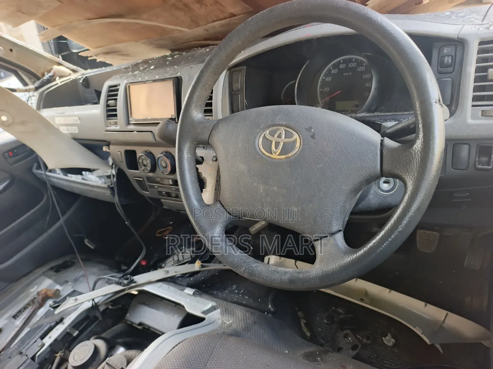Toyota HiAce 2015 Black