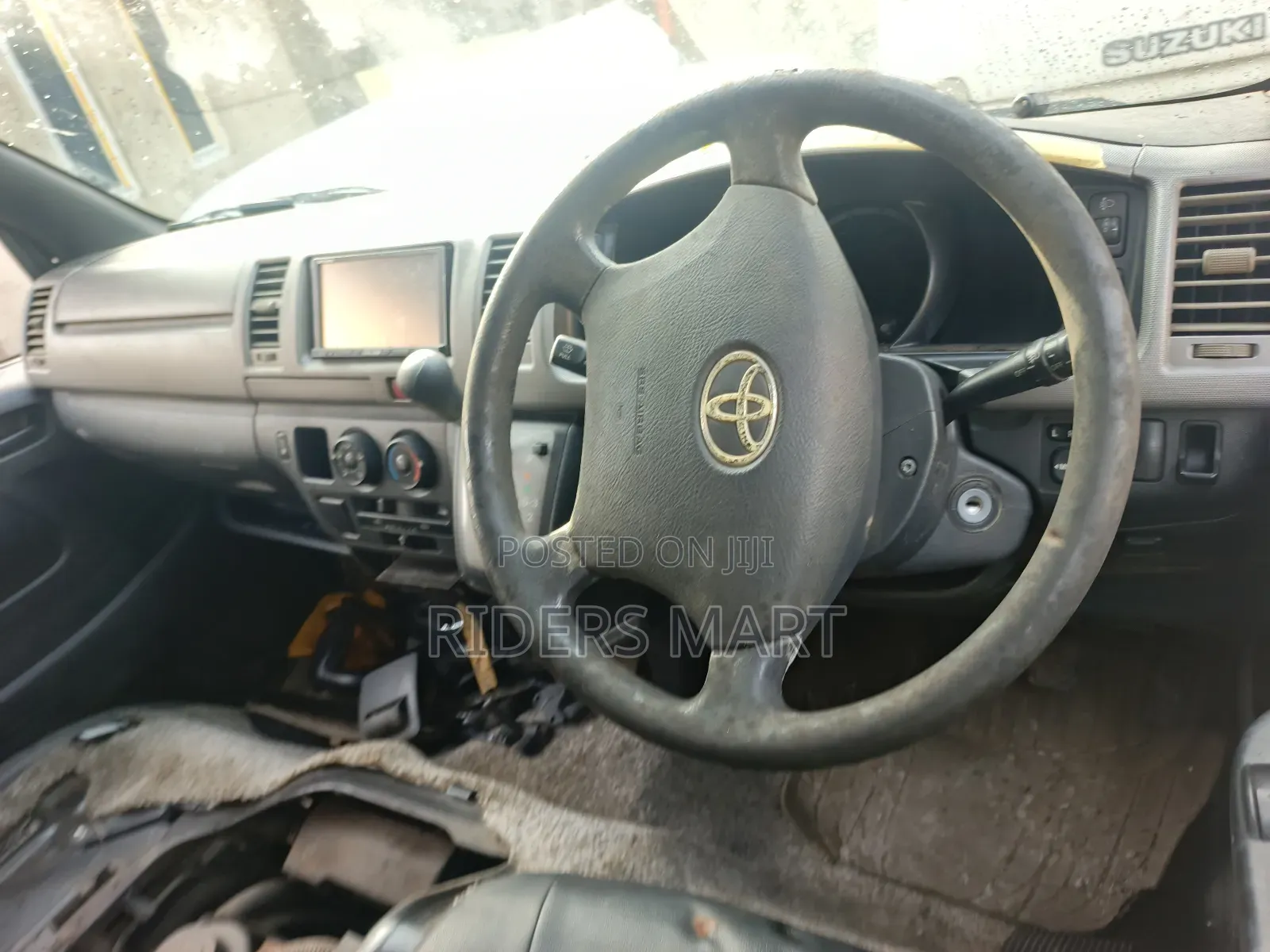 Toyota HiAce 2015 Black