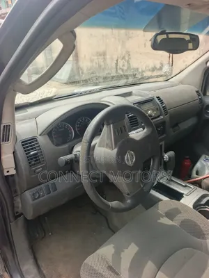 Nissan Pathfinder 2005 Black