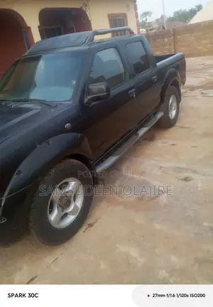 Nissan Frontier Crew Cab LE 4x4 2007 Black