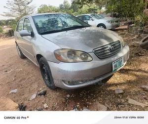 Toyota Corolla LE 2004 Silver