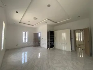 5bdrm Duplex in Ikota Villa Estate for rent