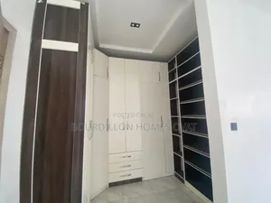 5bdrm Duplex in Ikota Villa Estate for rent