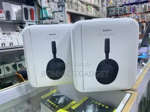 Sony Wh-1000xm5 Wireless Noise Cancelling Headphones.