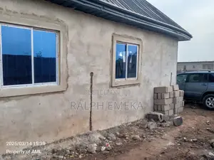 6bdrm Bungalow in Double Bungalow +, Oshimili South for sale