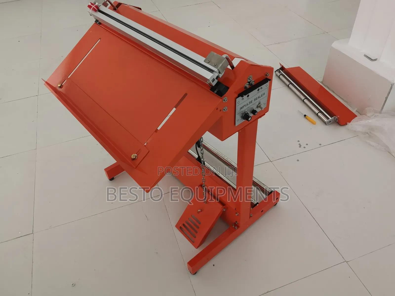 Pedal Sealing Machine With Cutter. Pedal Sealer