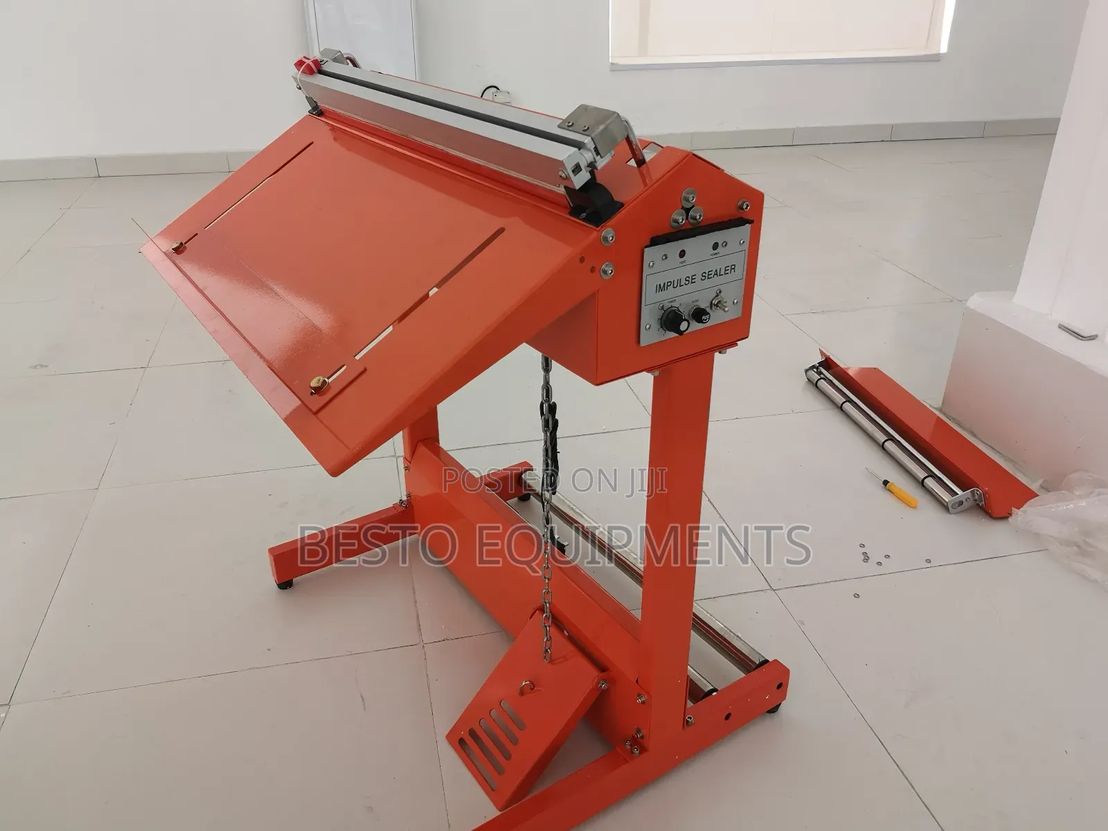 Pedal Sealing Machine With Cutter. Pedal Sealer