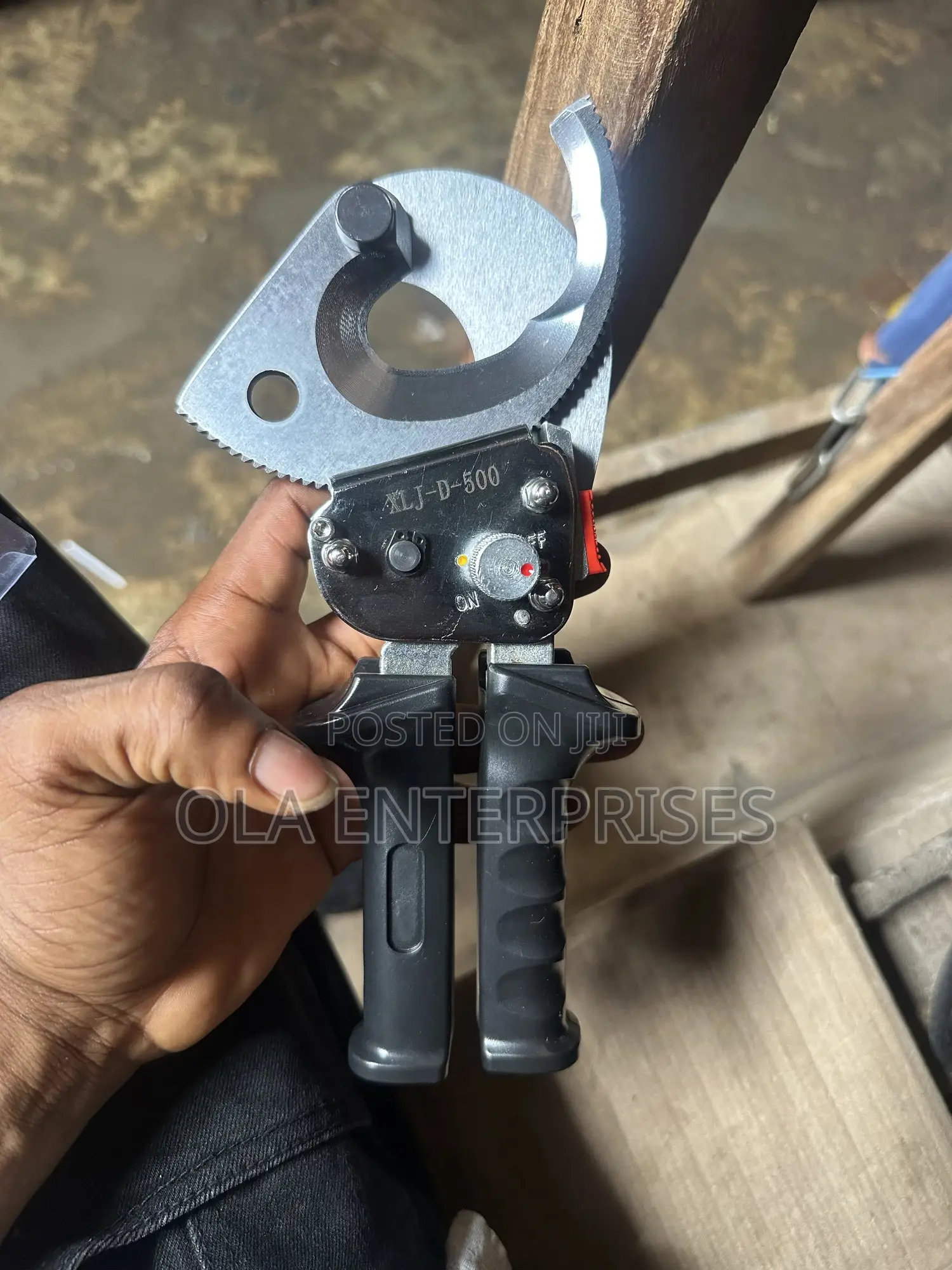 Ratchet Cable Cutter