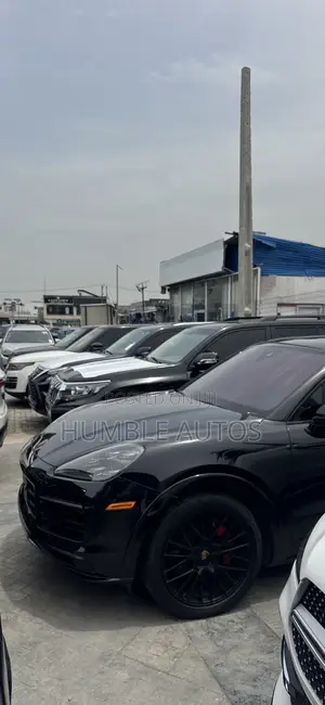Porsche Cayenne GTS 2022 Black
