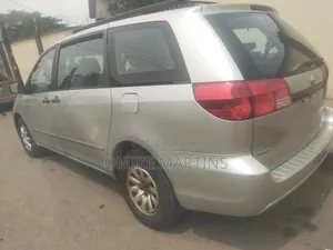 Toyota Sienna 2005 Silver