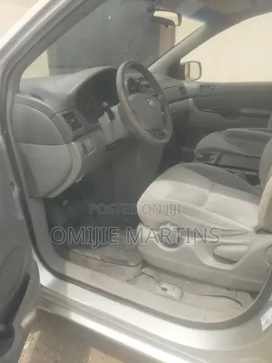 Toyota Sienna 2005 Silver