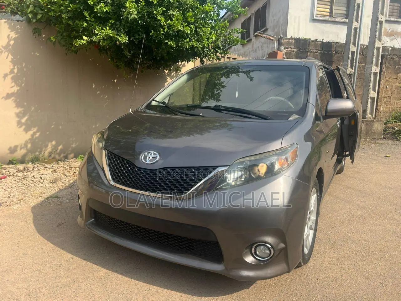 Toyota Sienna SE FWD 8-Passenger 2013 Brown