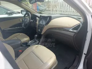 Hyundai Santa Fe 2017 White
