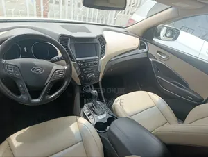 Hyundai Santa Fe 2017 White