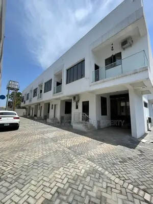 3bdrm Duplex in Chevron for rent