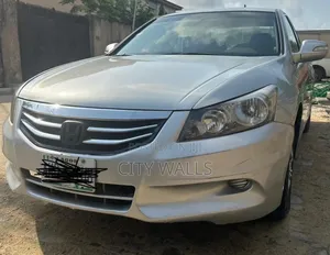 Honda Accord 2011 Silver