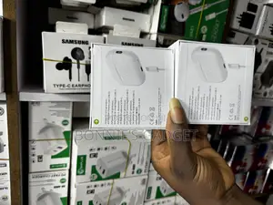 Apple Airpods Pro 2 (2nd Generation).