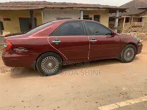 Toyota Camry LE 4dr Sedan (2.4L 4cyl 4A) 2004 Red