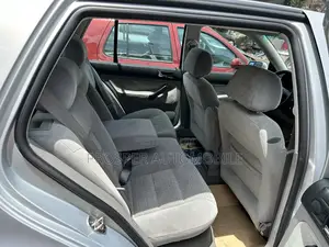 Volkswagen Golf 1.6 FSi 2001 Silver