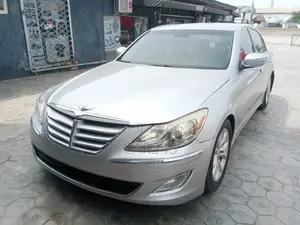 Hyundai Genesis 2013 Silver