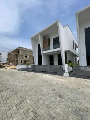 5bdrm Duplex in Chevron for sale