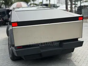 Tesla Cybertruck Cyberbeast AWD 2025
