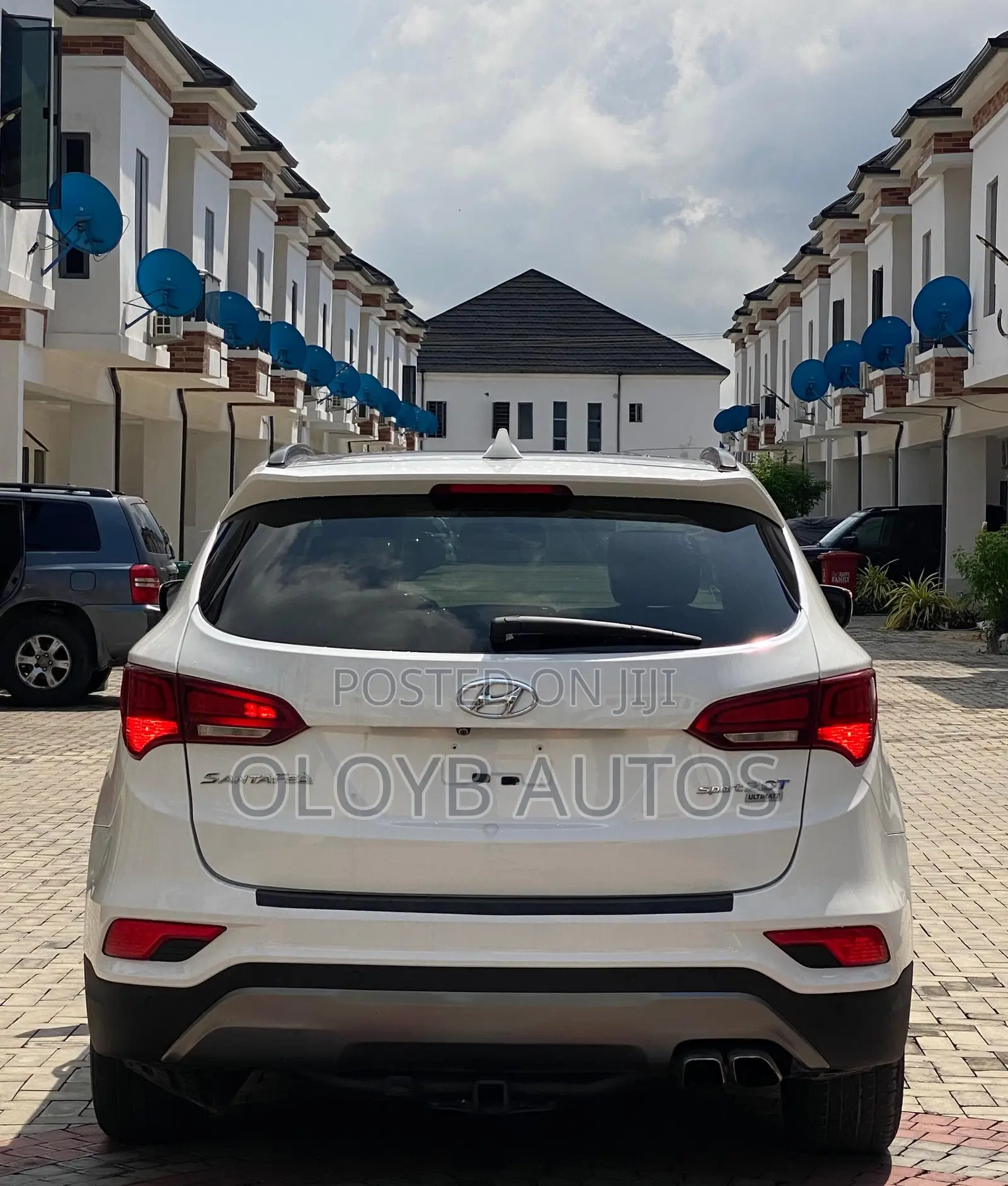 Hyundai Santa Fe SE AWD 2017 White