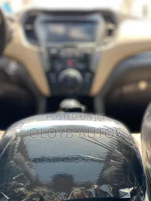 Hyundai Santa Fe SE AWD 2017 White