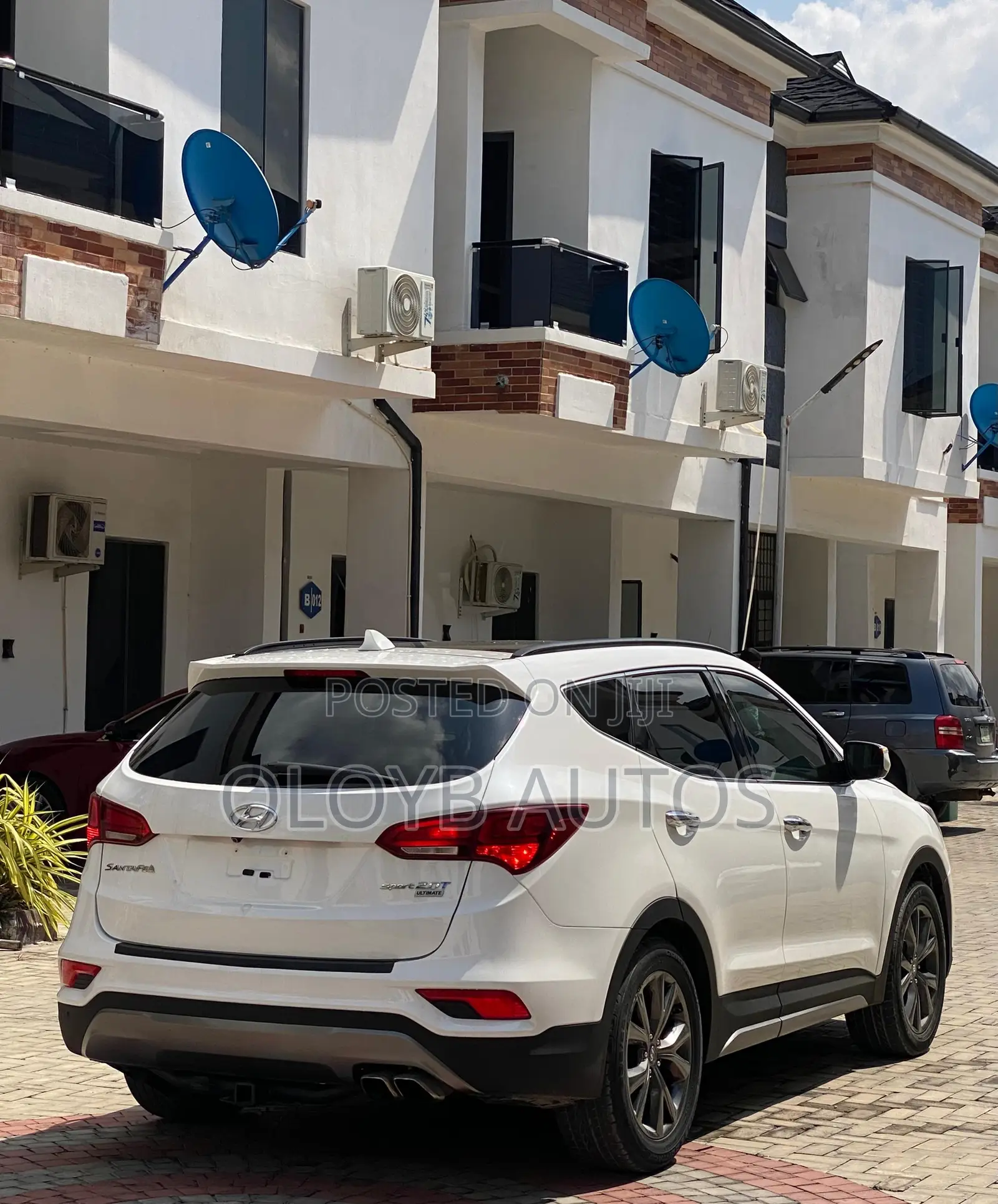 Hyundai Santa Fe SE AWD 2017 White