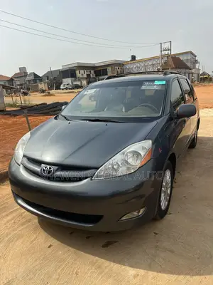 Toyota Sienna XLE 2008 Gray