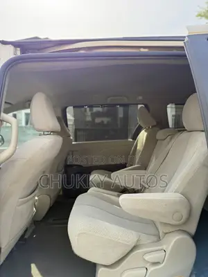 Toyota Sienna LE 8 Passenger 2011 Gold