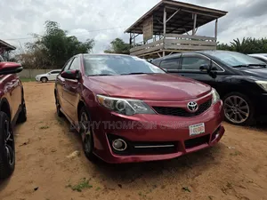 Toyota Camry SE V6 4dr Sedan (3.5L 6cyl 6A) 2013 Red
