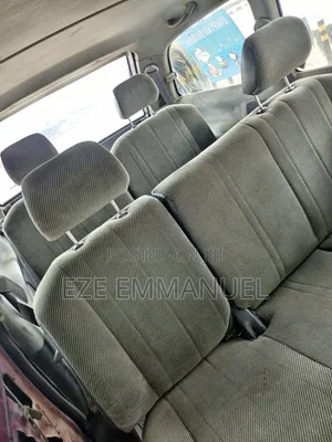 Toyota Previa 2001 Red