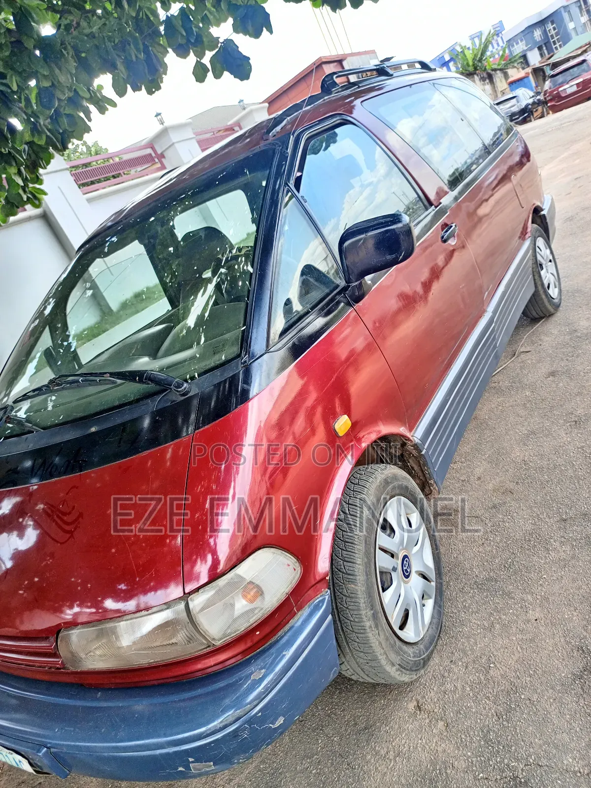 Toyota Previa 2001 Red
