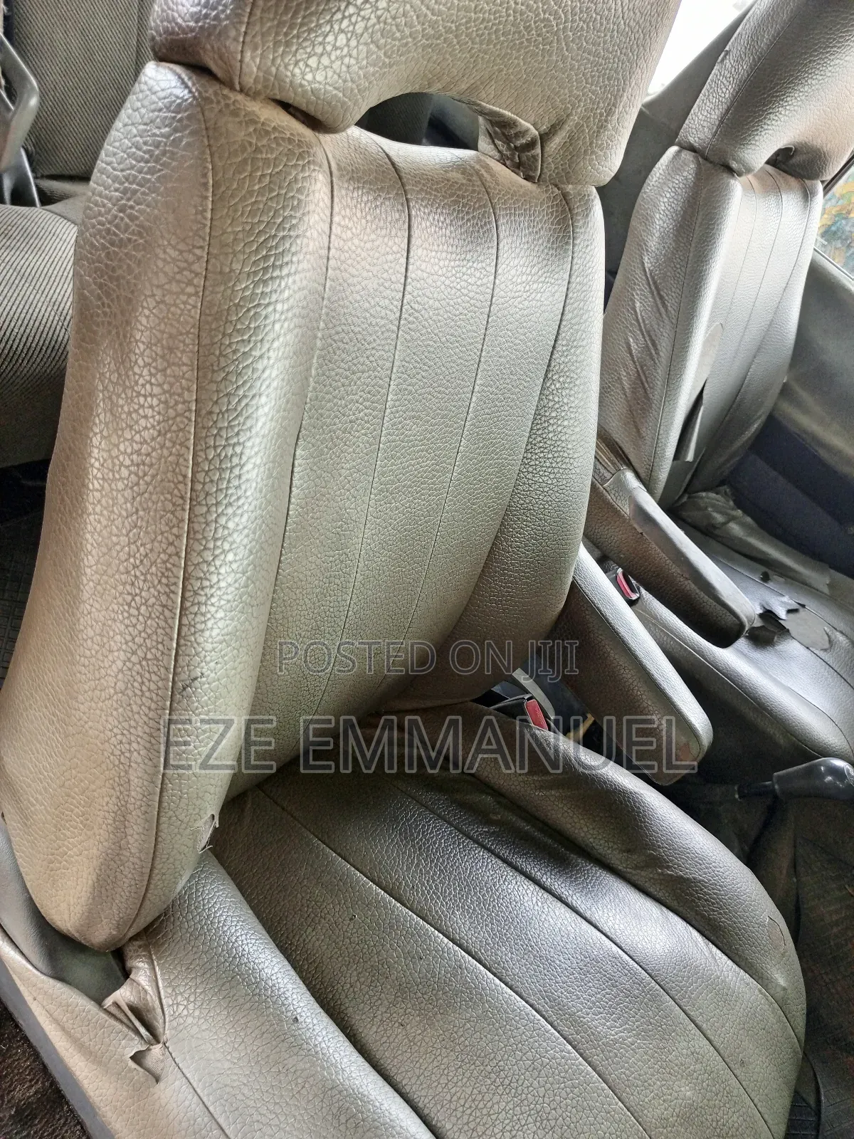 Toyota Previa 2001 Red