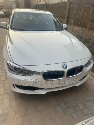 BMW 320i Sedan RWD 2014 White