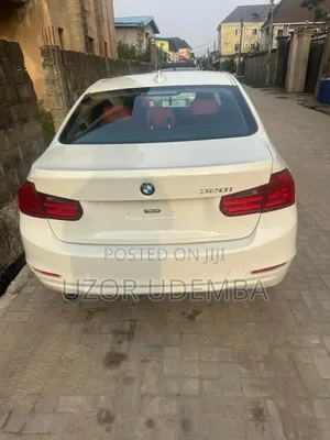 BMW 320i Sedan RWD 2014 White