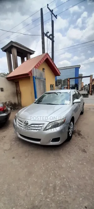 Toyota Camry 2011 Silver