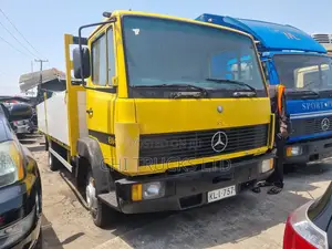 Mercedes Benz 814 Long Chassis