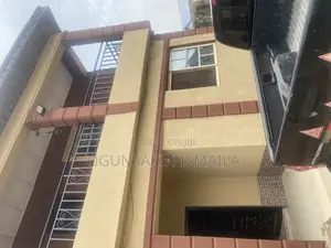 Mini Flat in Karaole Estate, College for rent