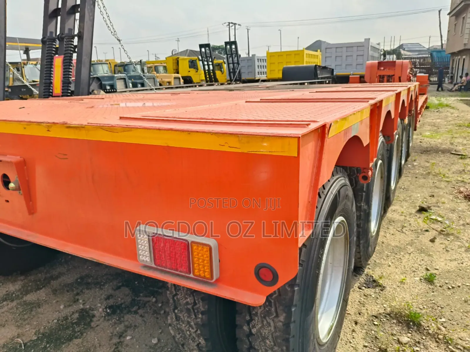 100 Lowbed Front Loader