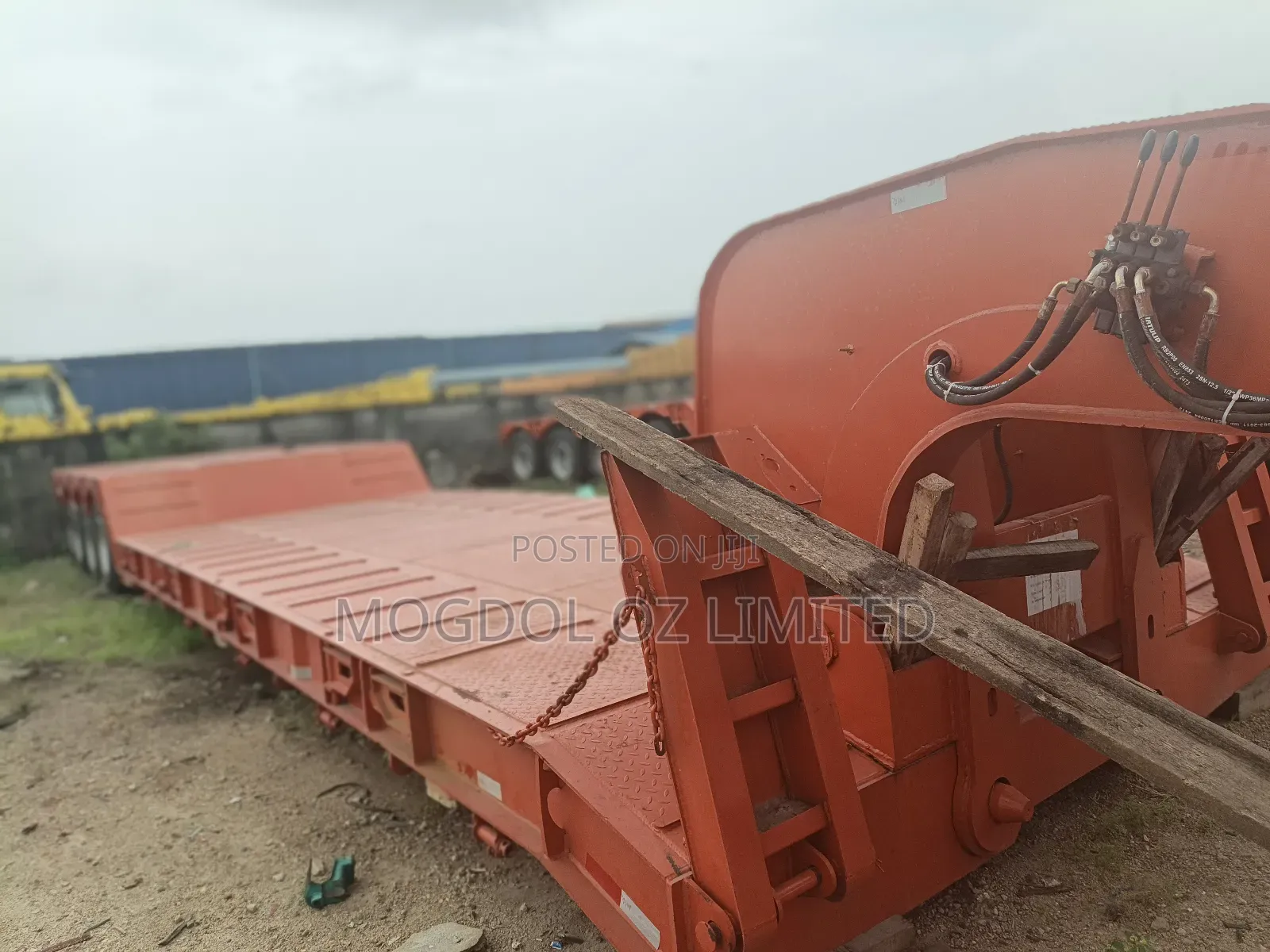 100 Lowbed Front Loader